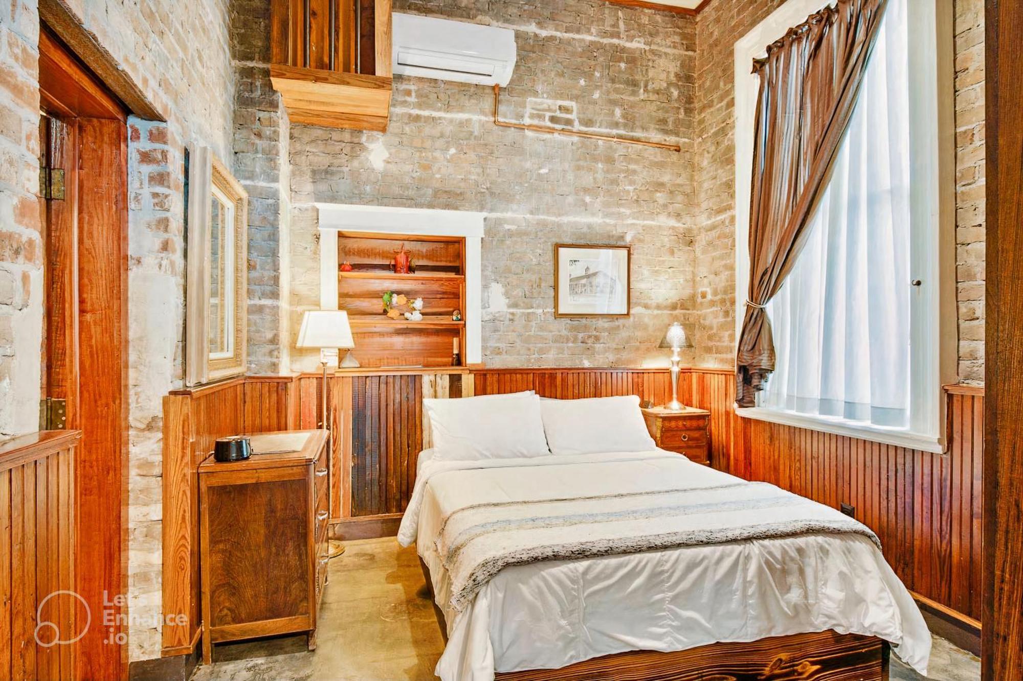 Bed & Breakfast At The Old Jail